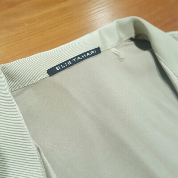 95% Silk Elie Tahari Blouse - Picture 6 of 7